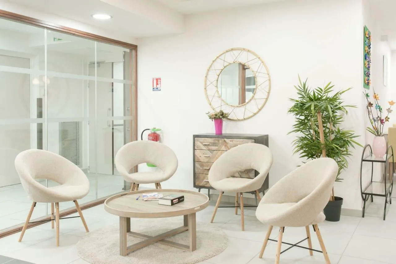 Zenao Albi - Residence Stella 0*,